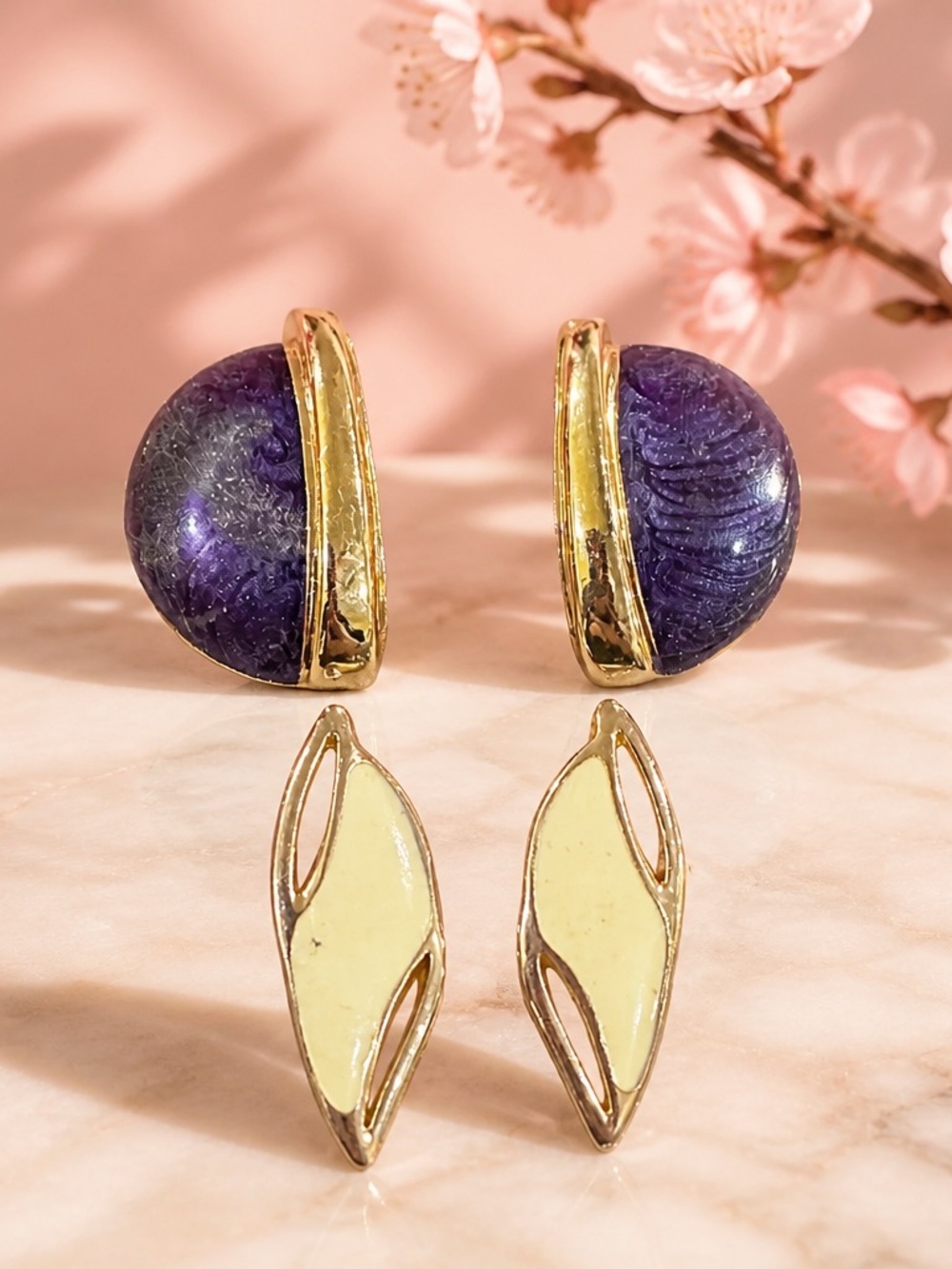 Vintage 2 pairs enamel earrings
